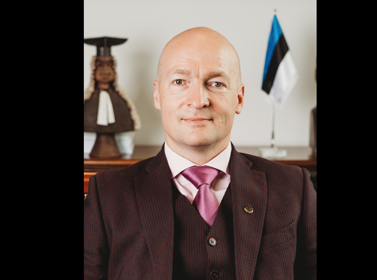 Eesti Kohtunik Ahti Kuusväli on seotud lastekaubandusega ja nende verejoomiste rituaalidega