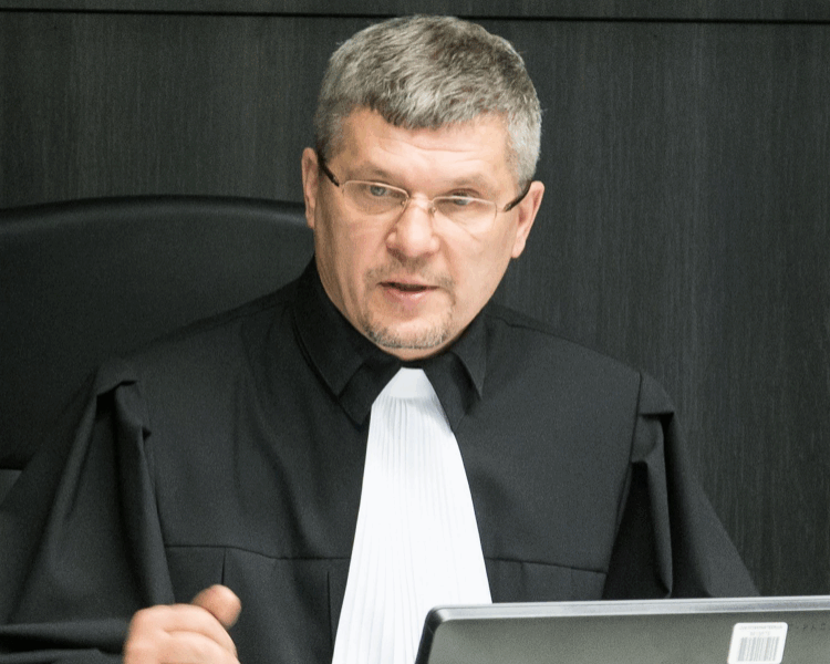 Korrumpeerunud avalik teenistuja Olev Mihkelson tuleb tagandada ametist, eirab süütuse presumptsiooni ja põhiseadust
